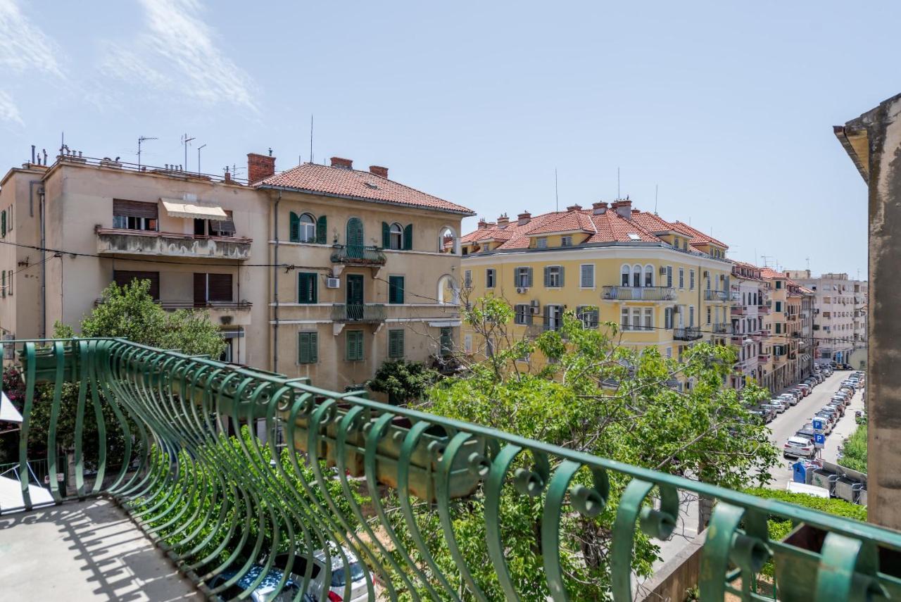 Apartment Pape Сплит Екстериор снимка