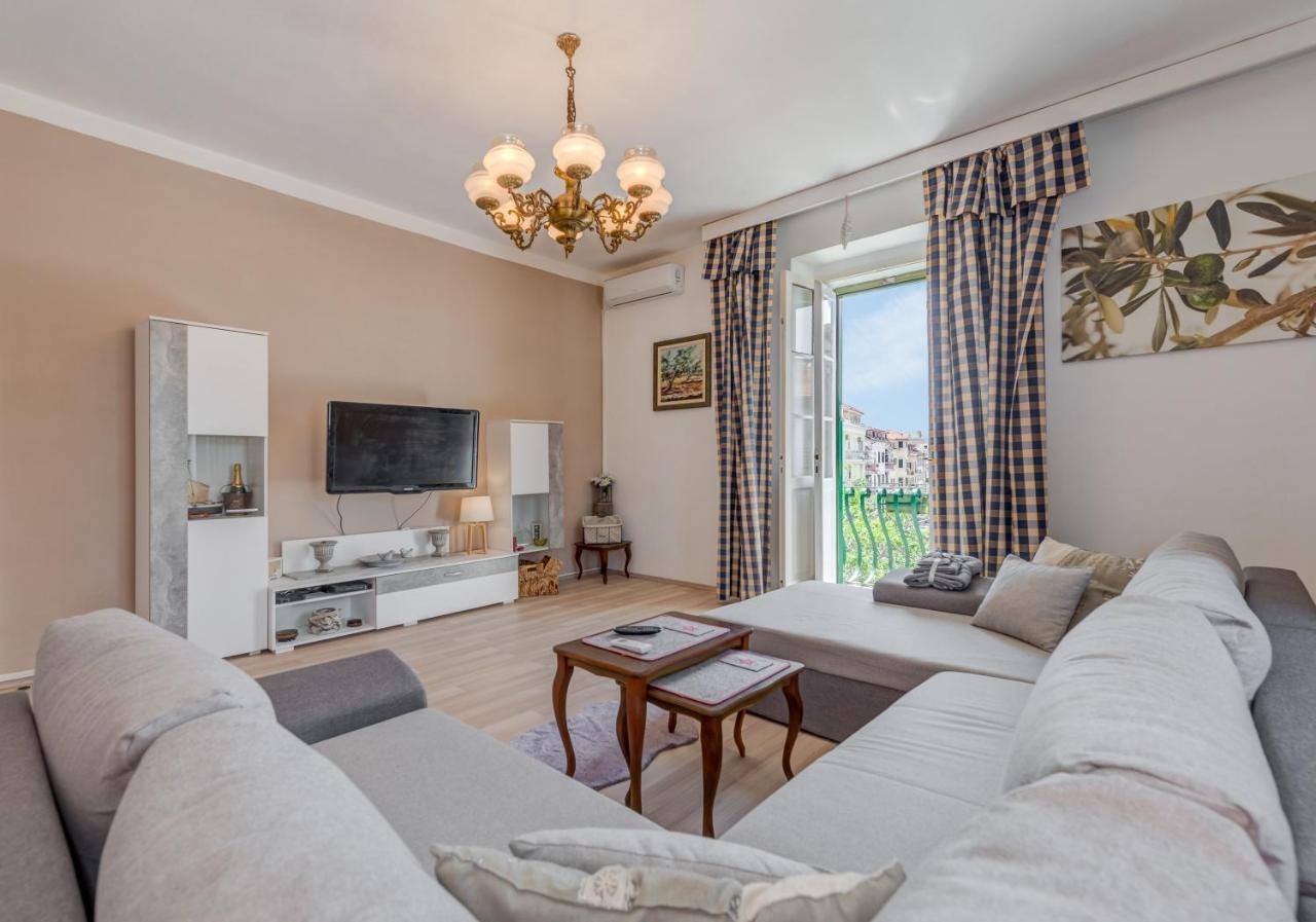 Apartment Pape Сплит Екстериор снимка