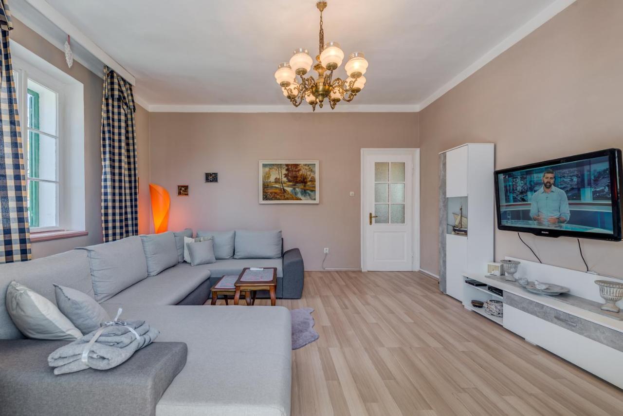 Apartment Pape Сплит Екстериор снимка
