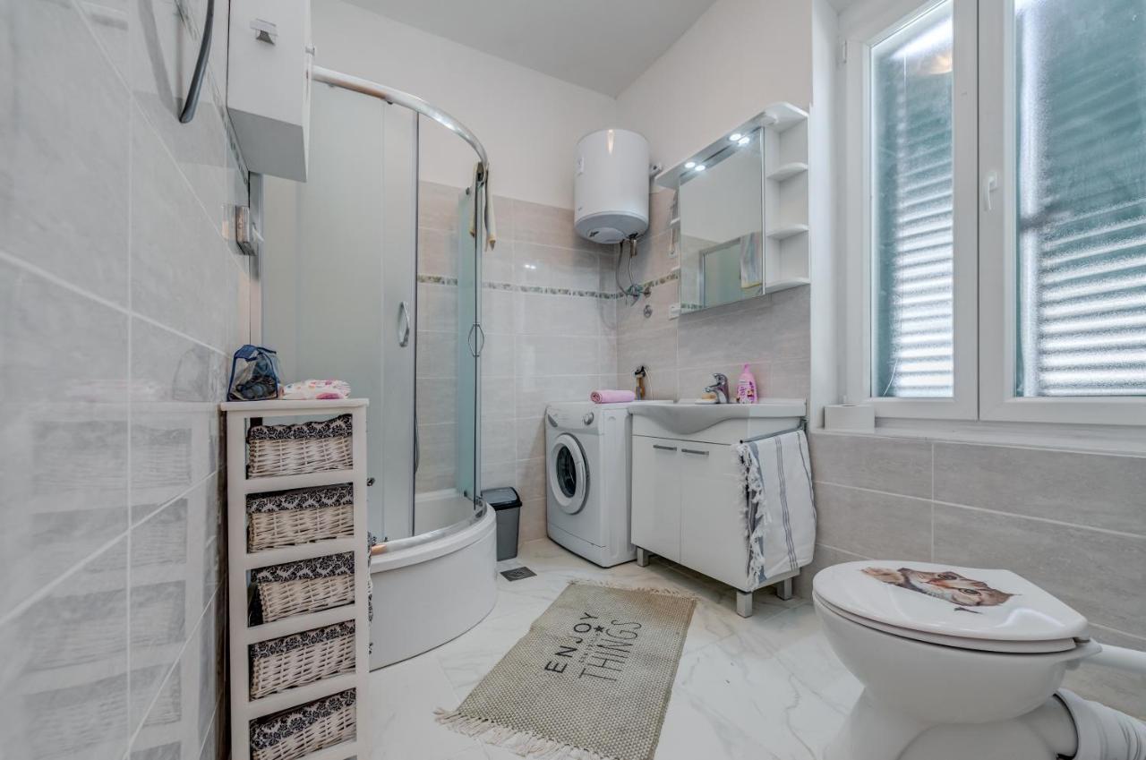 Apartment Pape Сплит Екстериор снимка