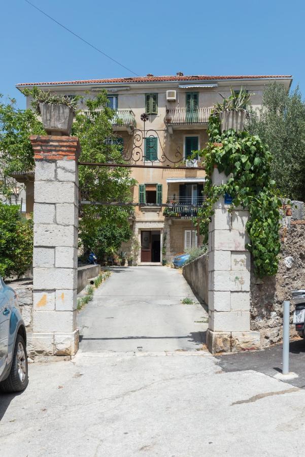 Apartment Pape Сплит Екстериор снимка