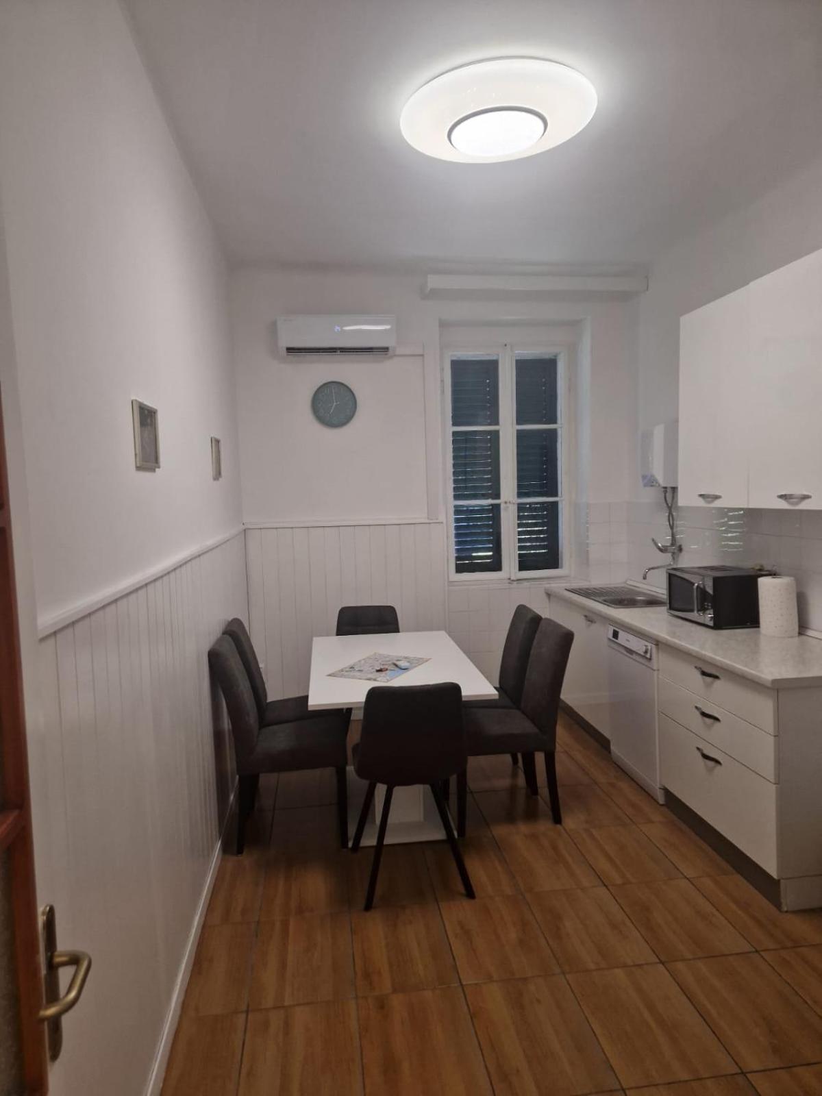 Apartment Pape Сплит Екстериор снимка