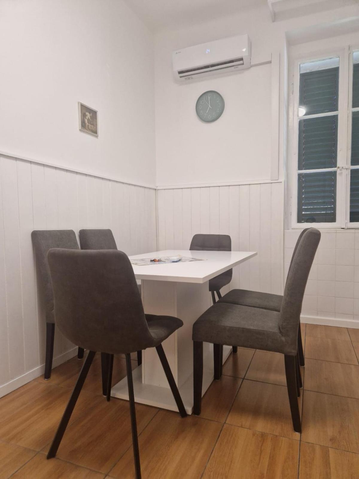 Apartment Pape Сплит Екстериор снимка